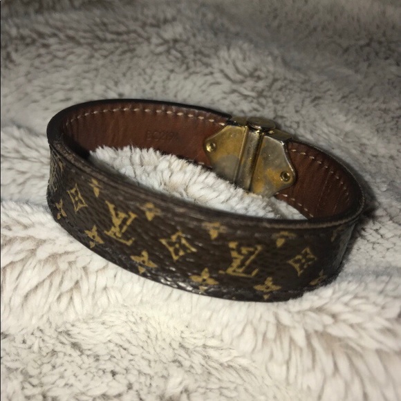 Louis Vuitton Nano Monogram Bracelet - Picture 3 of 9